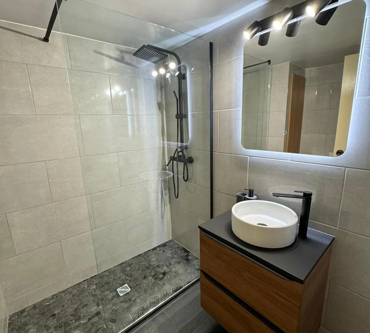 Studio Vue Mer A Roses Apartment